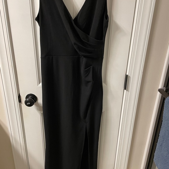 Black formal long dress - Picture 3 of 7